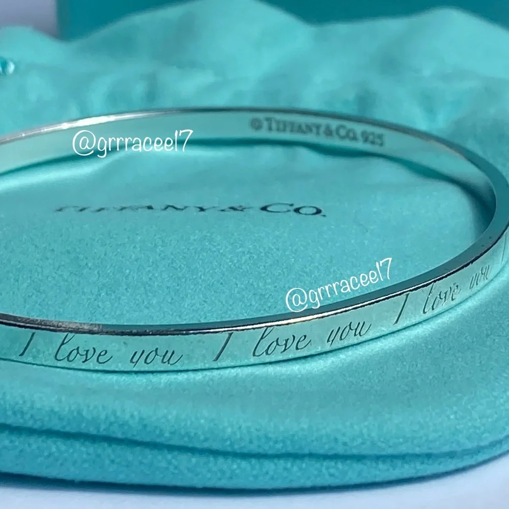 AUTH Rare Retired Tiffany & Co. “I Love You” notes bangle bracelet 🎶✨ - Picture 6 of 15